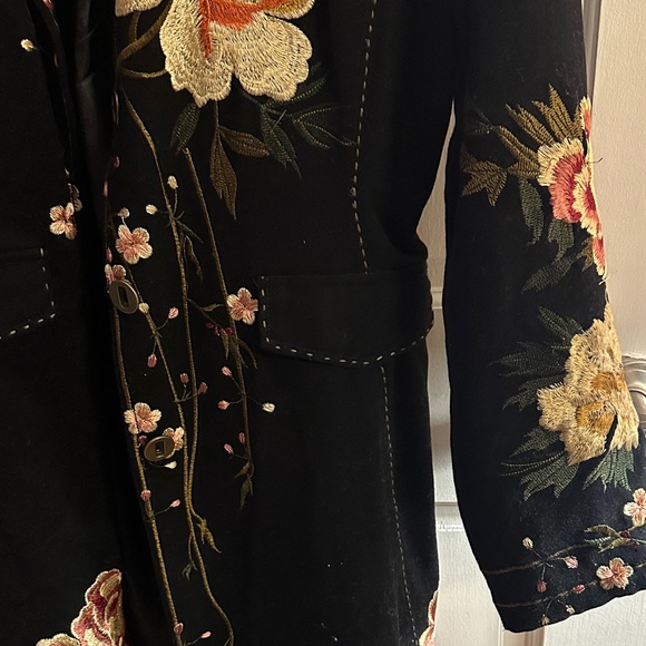 Paparazzi by Biz  Black Embroidered Floral coat - Picture 10 of 15